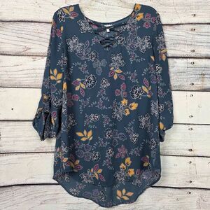 Maurices L Blue Floral Lace Up V Neck 3/4 Sleeve Top